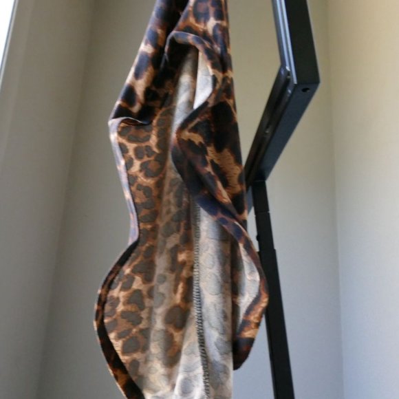 Cheetah Print Zipper Back Jump Suit Drama Sleeves - Picture 13 of 13